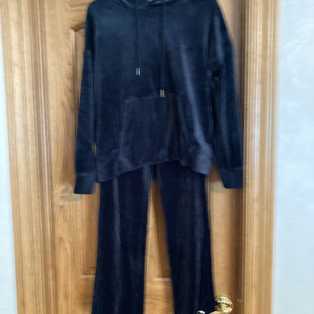 Jogging Set - Picture 5 of 5